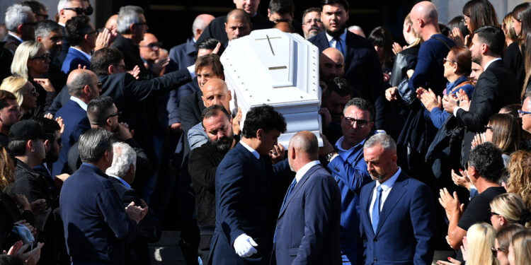 Funerali ragazza travolta da un'auto