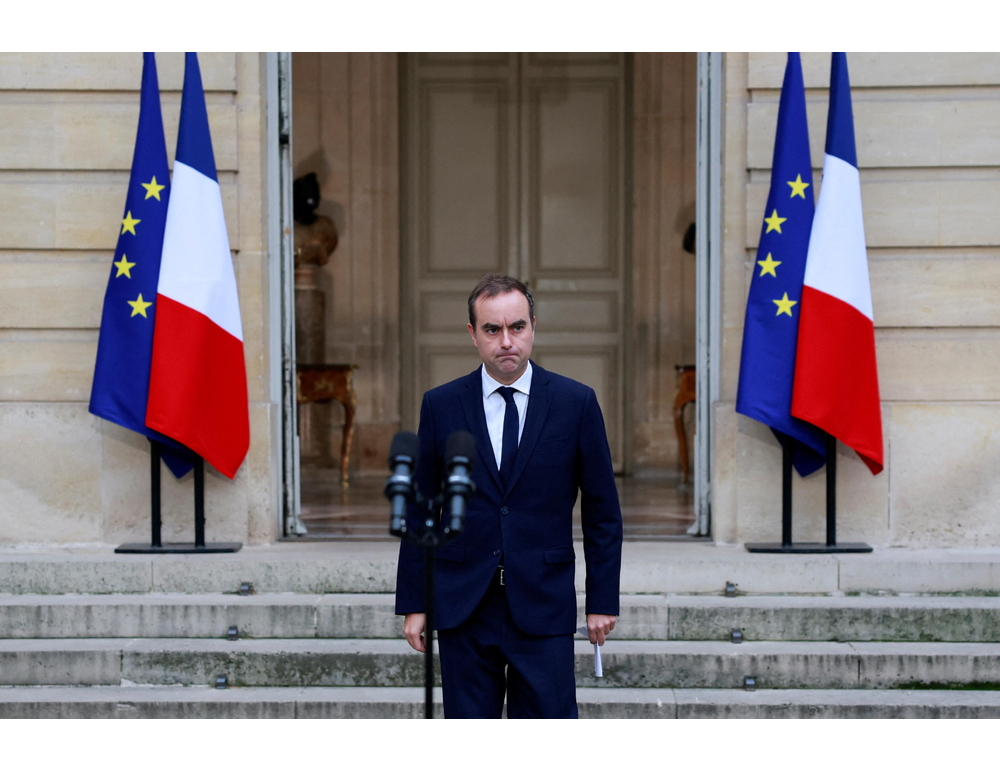 Macron nomina di nuovo Lecornu premier