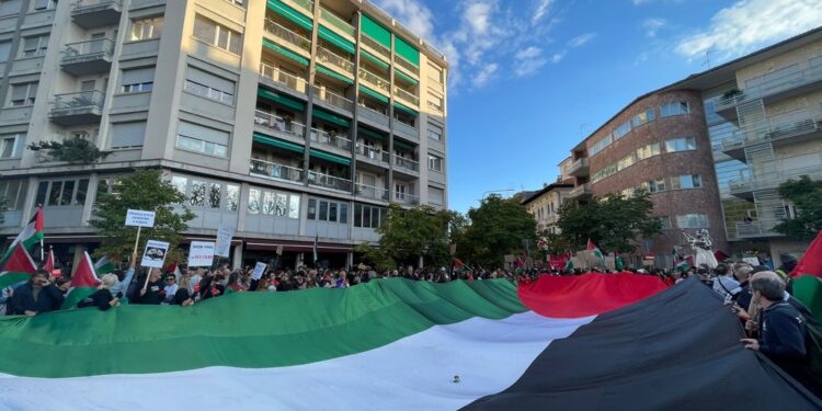 Protesta contro il match Italia-Israele in una città blindata