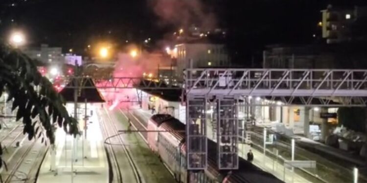 La circolazione ferroviaria è stata temporaneamente sospesa