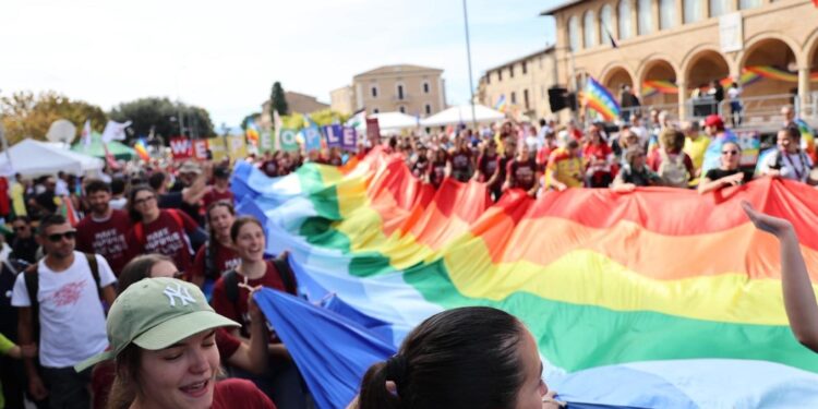 Esorta a "implorare riconciliazione e stabile concordia'