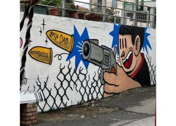 E' comparso in un circolo Arci alla Spezia