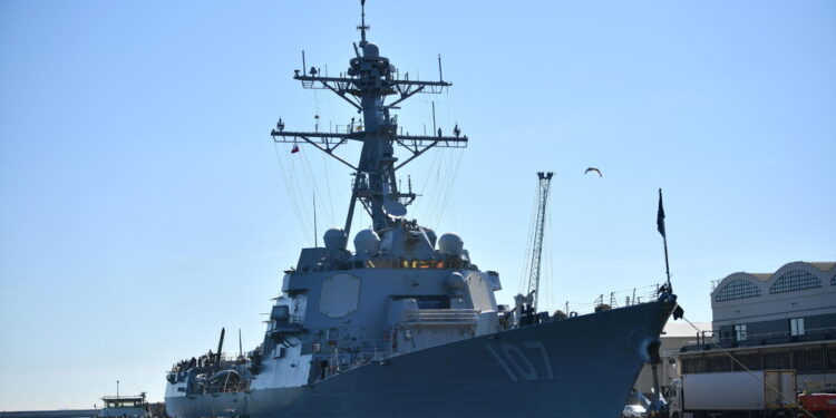 Lanciamissili Uss Gravely a Trinidad e Tobago