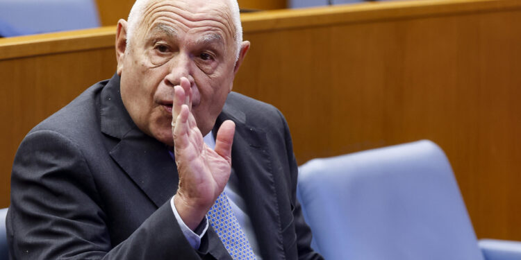 'Il problema andrà affrontato con animo freddo e pacato'