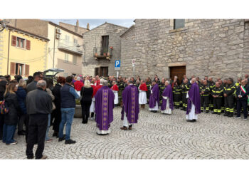 In sorvolo al funerale