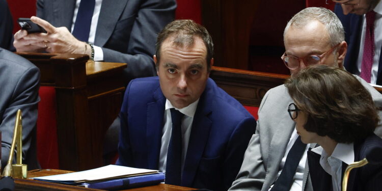 Con scarto inferiore al previsto 271 voti invece di 264