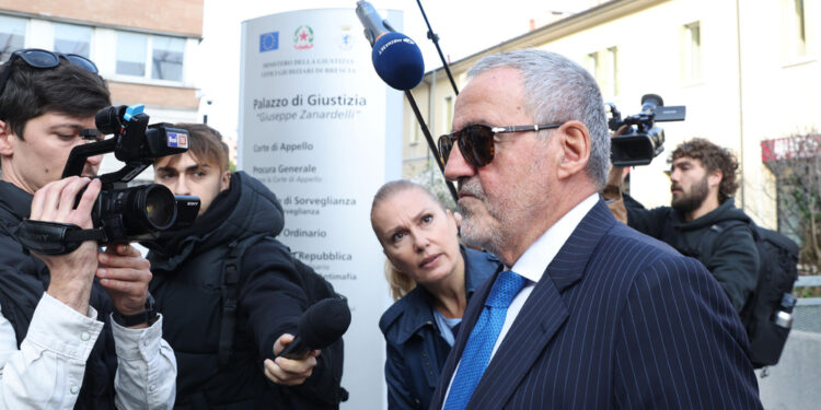 Accolta richiesta del suo legale