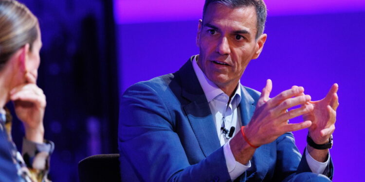 Iniziativa annunciata dal premier contro l'offensiva di Pp e Vox