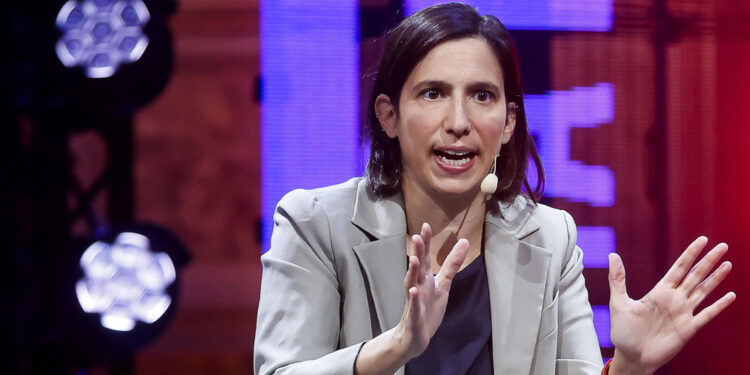 'In Italia il governo taglia la spesa pubblica