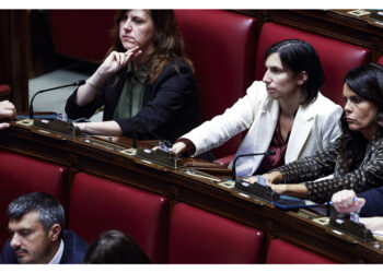 'Tagliano sanità pubblica e 6 mln italiani non riescono curarsi'