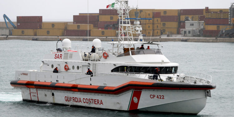 A Sud est di Lampedusa. A bordo ci sarebbero stati 30 migranti