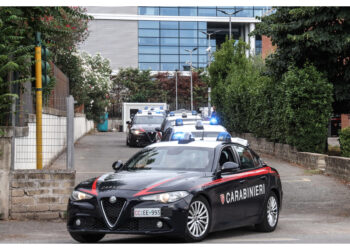 Lezioni sospese e pompieri sul posto. Solidarietà di Valditara