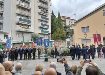 Sindaco: 'Impedire che l'oblio cancelli le lezioni del passato'