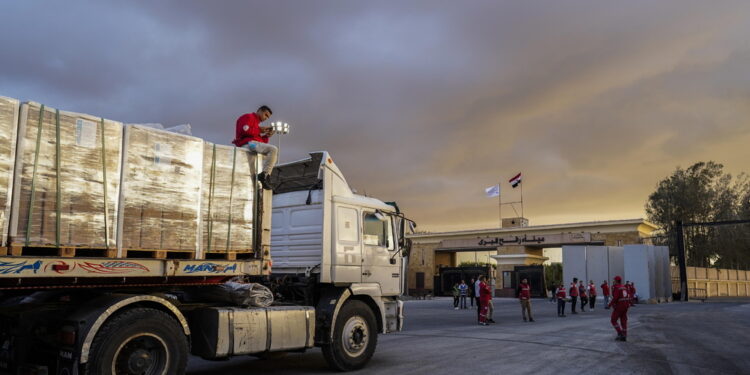 Tra cui limitazione degli aiuti e chiusura del valico di Rafah