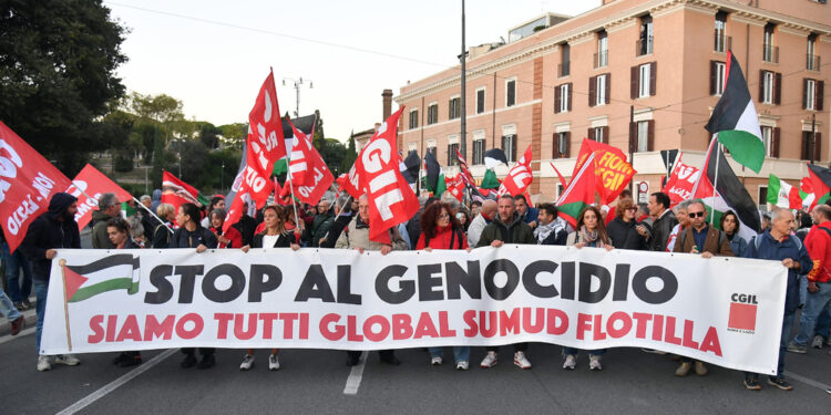 'Manifestazioni pacifiche parte della democrazia'