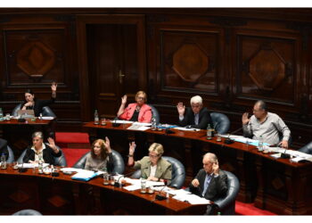 Oltre 10 ore di discussione in aula