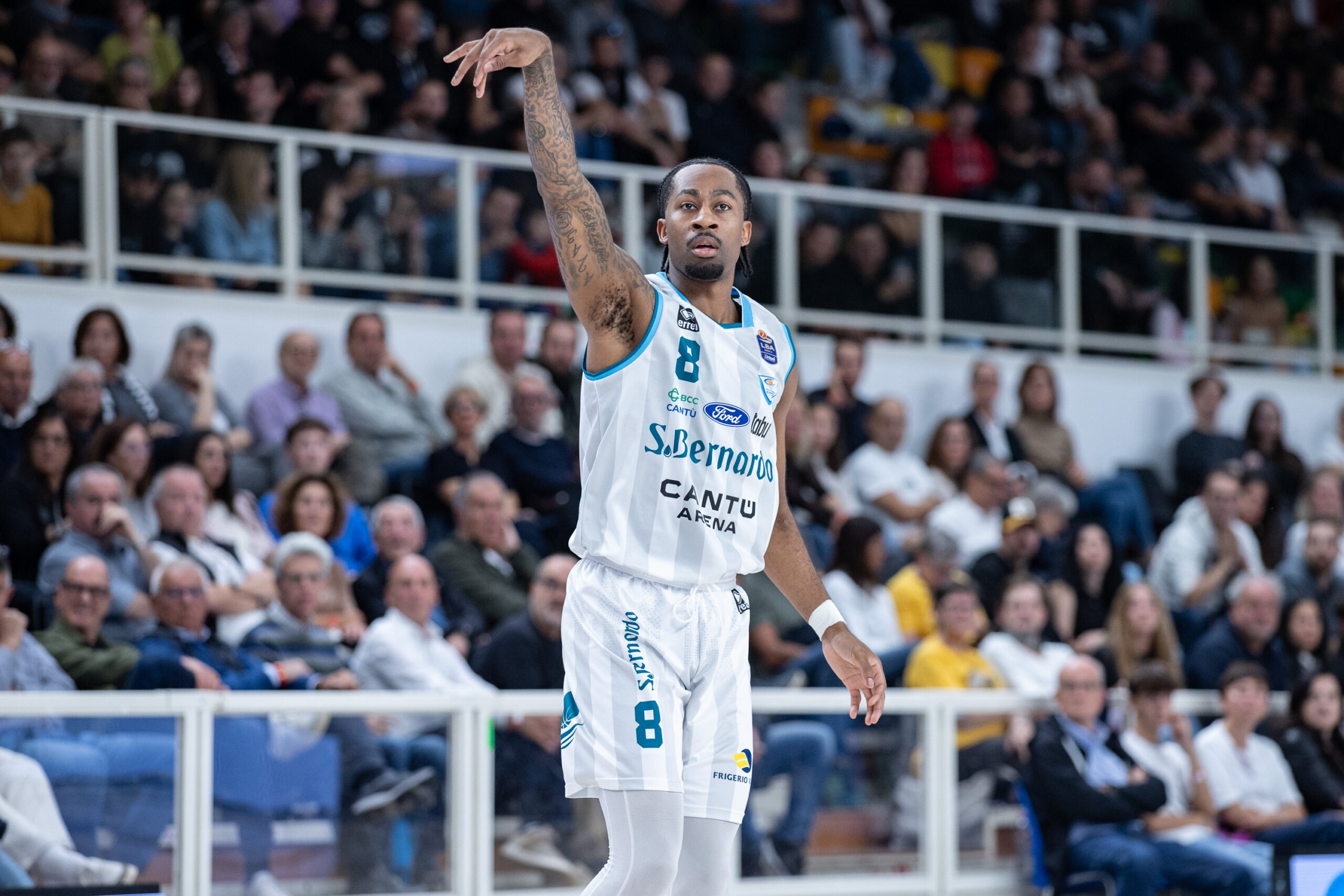 Pallacanestro, esordio casalingo per Cantù contro Reggio Emilia