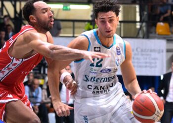 Desio Paladesio campionato basket serie A1 Pallacanestro Acqua San Bernardo Cantù - Una Hotels Reggio Emilia, Bortolani