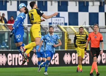L'arbitro Chiffi in Como-parma della stagione 2023-2024 (foto Roberto Colombo)