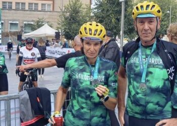 Norma Gimondi con il cugino Massimo all'arrivo della Gran Fondo a Cantù