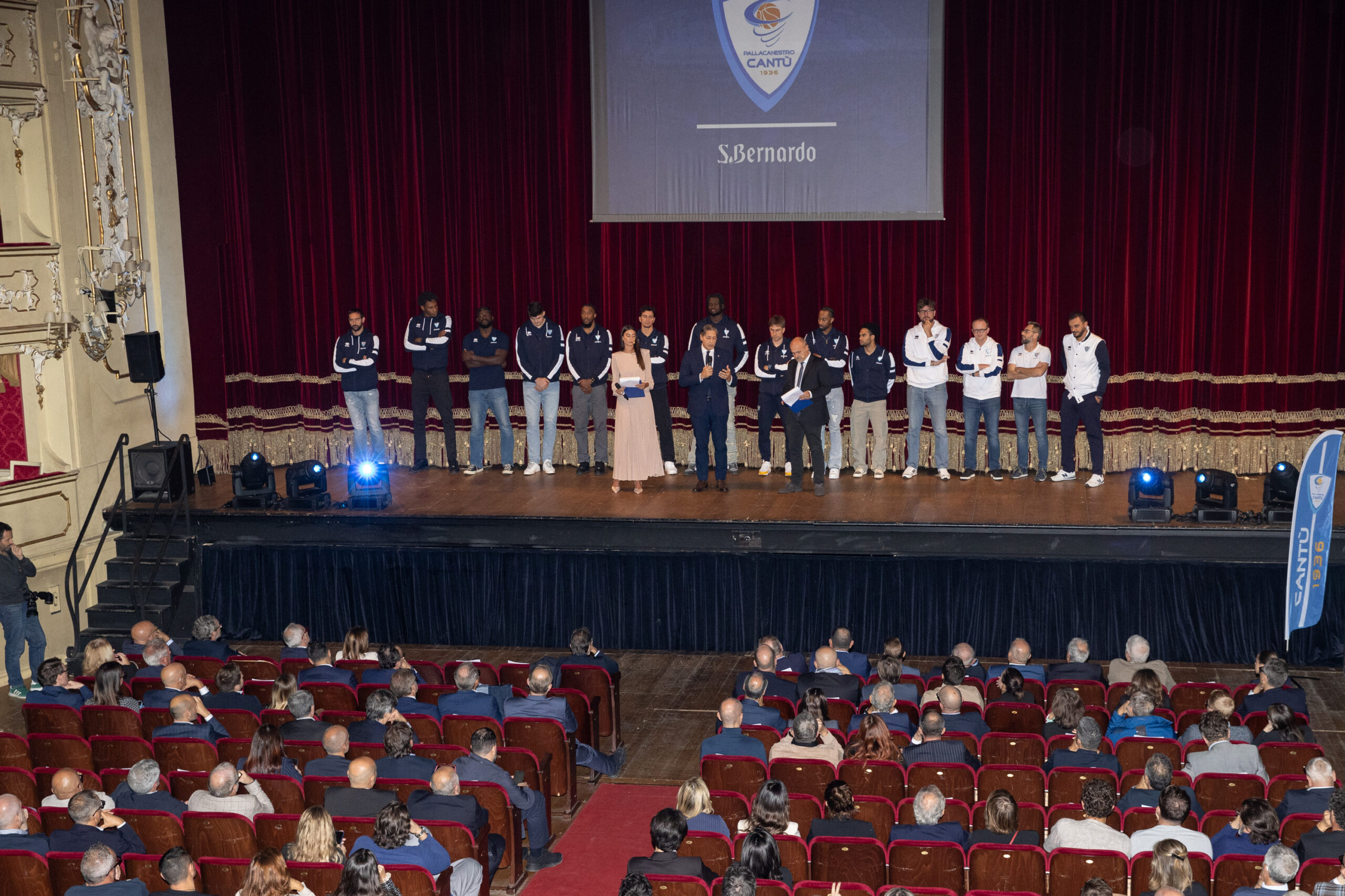 Pallacanestro Cantù, presentata al Sociale la nuova stagione