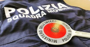 Droga di tutti i tipi e contanti, arrestato spacciatore 47enne