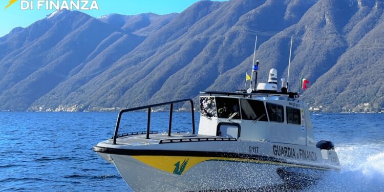 guardia di finanza Lago di Como