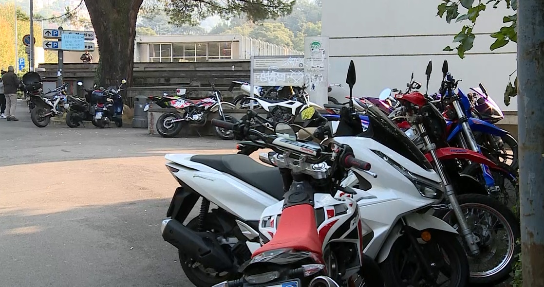 Parcheggio del San Martino per gli studenti del Setificio, il sindaco: “E’ una questione di giorni”