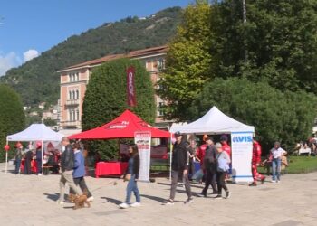 vaccinazioni nelle piazze Como