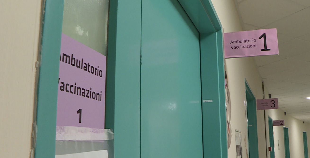 Influenza, in Lombardia i primi casi. Santoro (Asst): “Picco a dicembre, quest’anno il virus è più aggressivo”