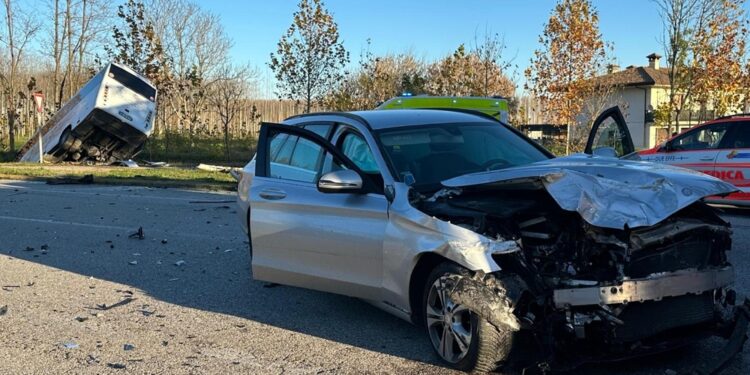 Lo schianto vicino Pordenone. Grave l'automobilista