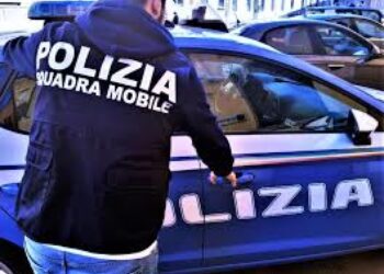 Colpito mentre era in auto con gli amici