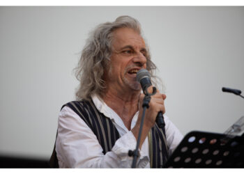 'Uscire per motivi spettacolari'