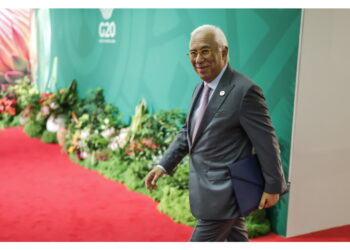 Meloni al summit interviene alla sessione su pace e sicurezza