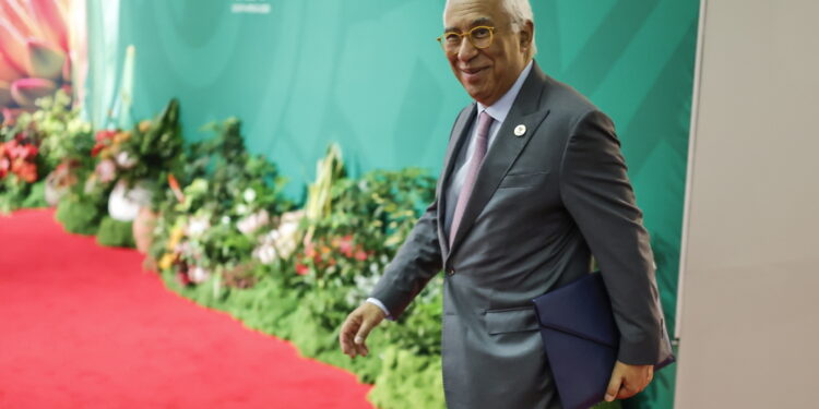 Meloni al summit interviene alla sessione su pace e sicurezza