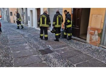 Nel centro storico. L'uomo è ricercato dalla polizia