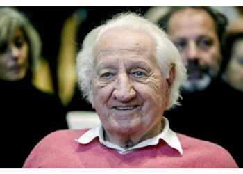 maestro della satira scompare a 94 anni
