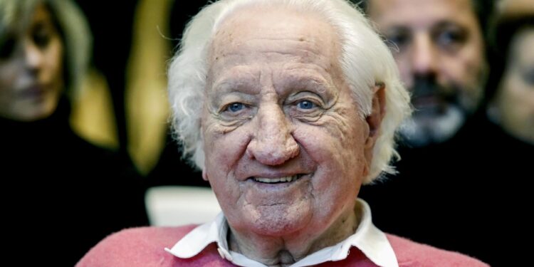 maestro della satira scompare a 94 anni