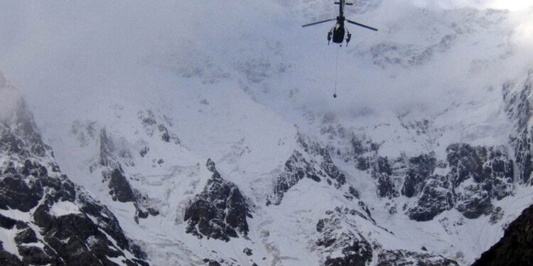 Bloccati a Campo 1 per forti nevicate