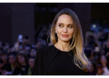 'Persone sentono il peso di vivere sotto minaccia continua'