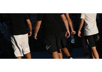 Coppia perseguitata nel Tarantino con pietre e schiamazzi