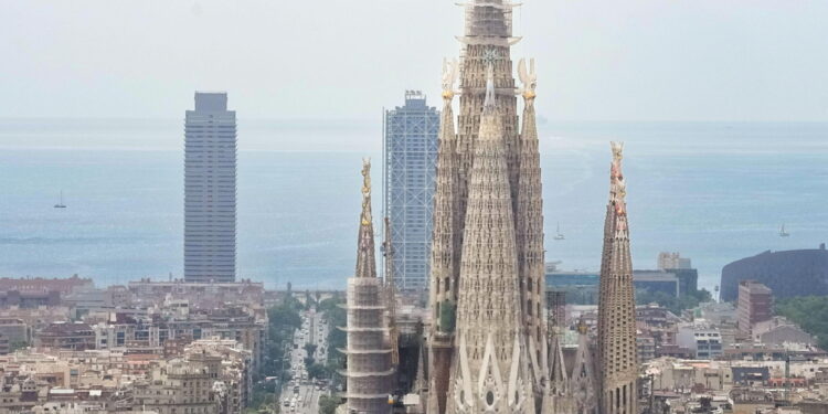 Sull'uomo pesa condanna a 10 anni per reati contro la proprietà