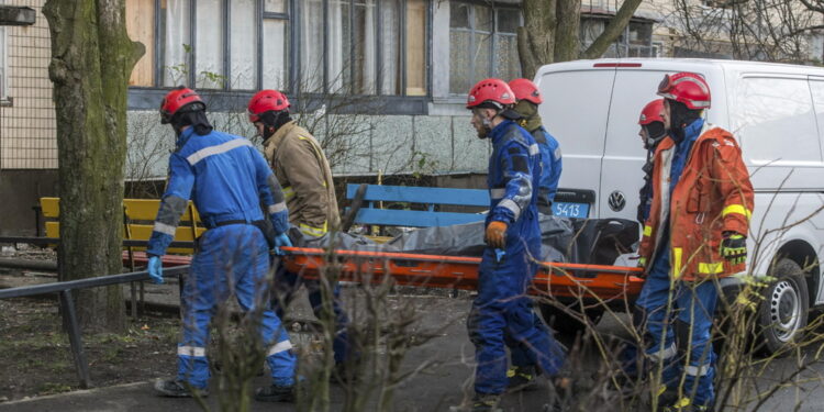 Colpiti edifici nei quartieri Pecherskyi e Dniprovskyi
