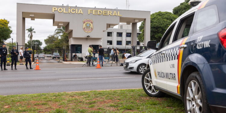 L'ex presidente confessa alla Polizia l'uso di una saldatrice