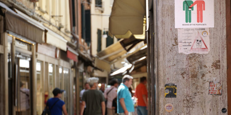 Venti destinatarie delle misure donne