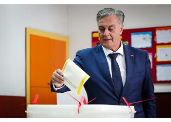 Nelle presidenziali anticipate nell'entità a maggioranza serba