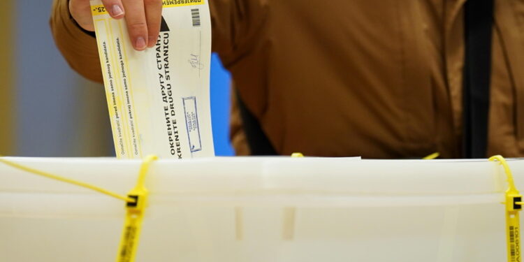 La commissione elettorale diffodenrà i primi dati alle 23