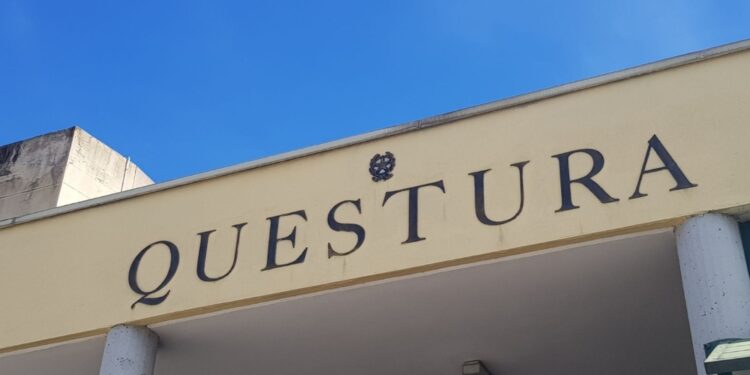 Minorenne si rivolge ad agenti. E' successo a Terni