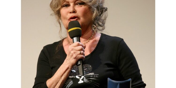 Poco più di un mese fa già sottoposta a intervento chirurgico