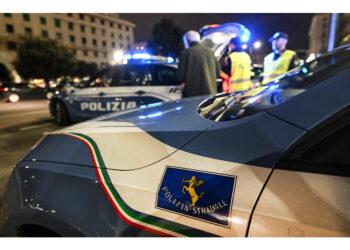 Aggressione davanti a loro figlie